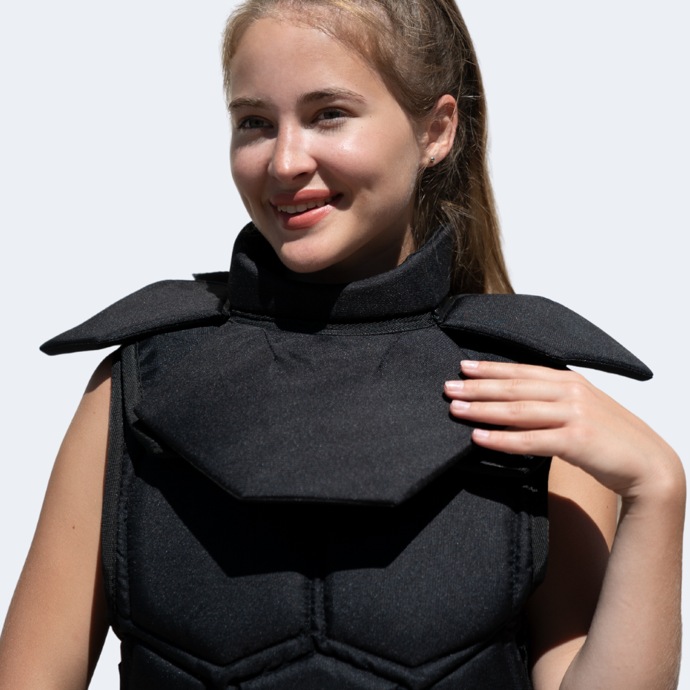 Extended gorget with pauldrons